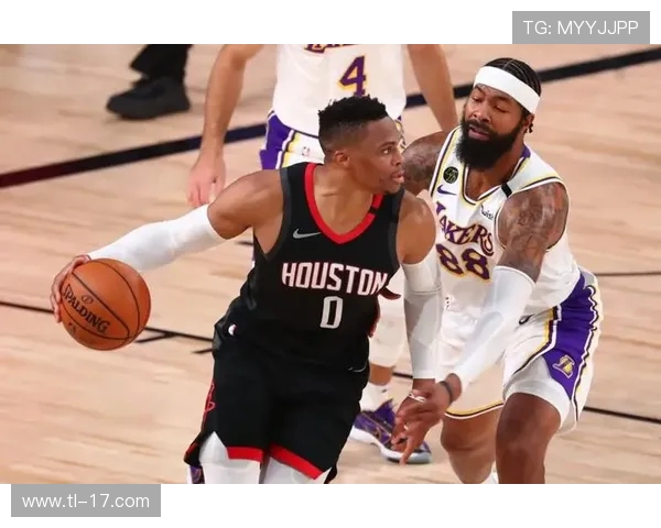 奇兵出马海兰德半场不到8分钟就砍下15分内外线都弹无虚发！