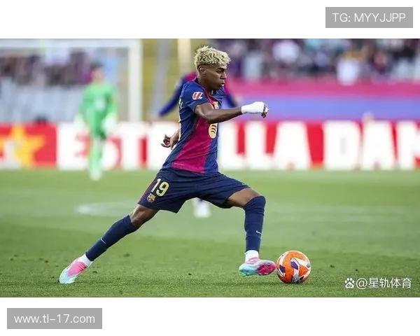 巴萨球迷票选2月最佳时刻亚马尔对黄潜上演帽子戏法获赞